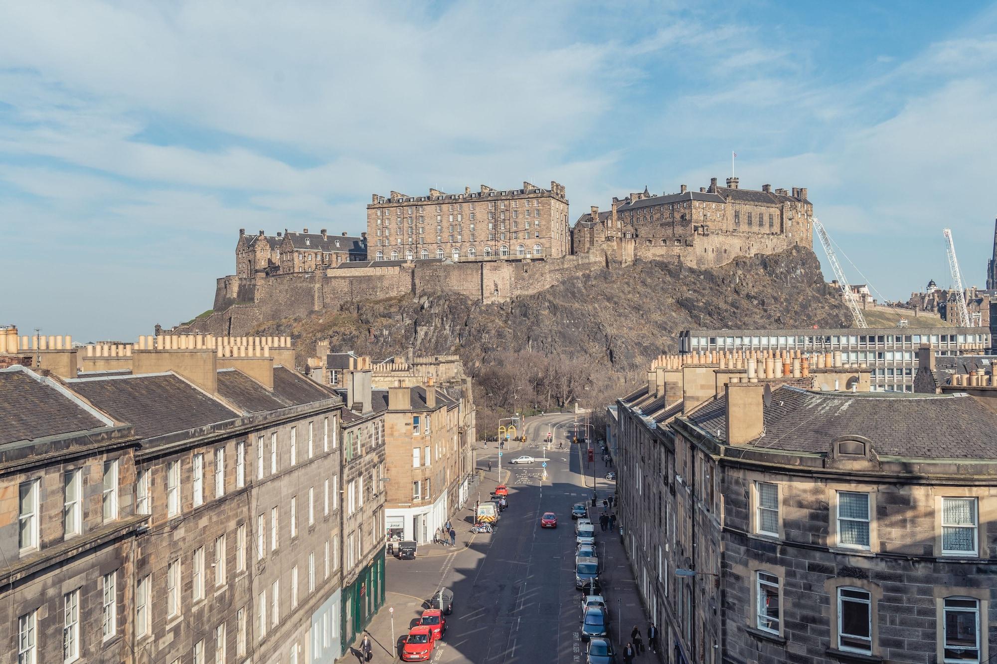 Doubletree By Hilton Edinburgh City Centre Экстерьер фото
