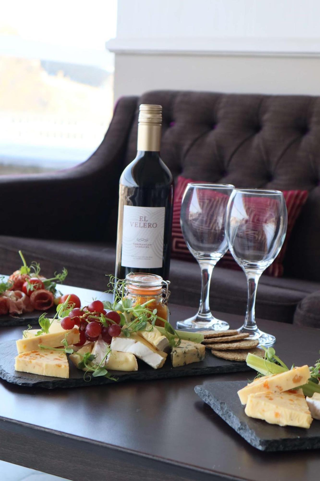 Doubletree By Hilton Edinburgh City Centre Экстерьер фото