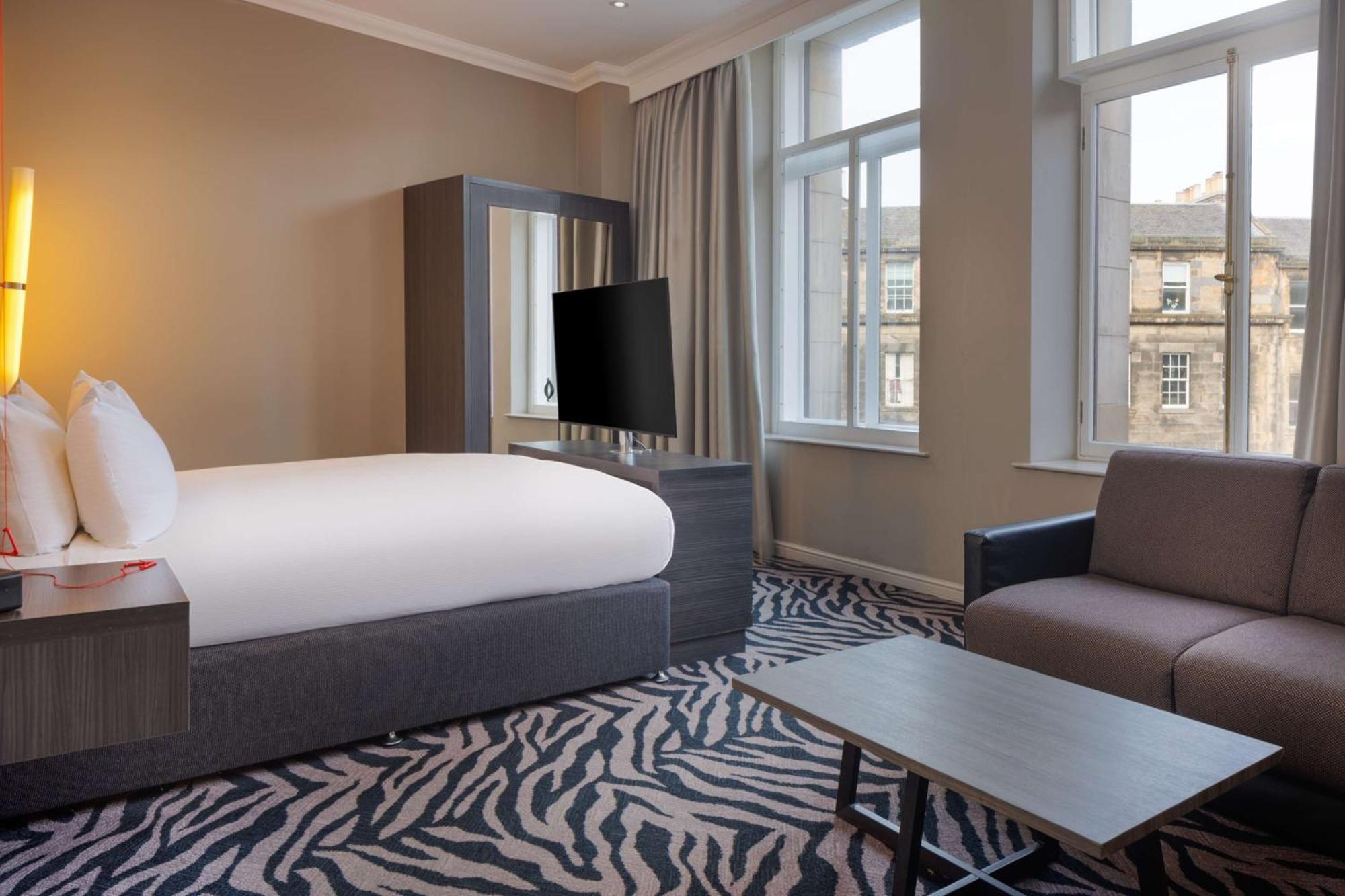 Doubletree By Hilton Edinburgh City Centre Экстерьер фото