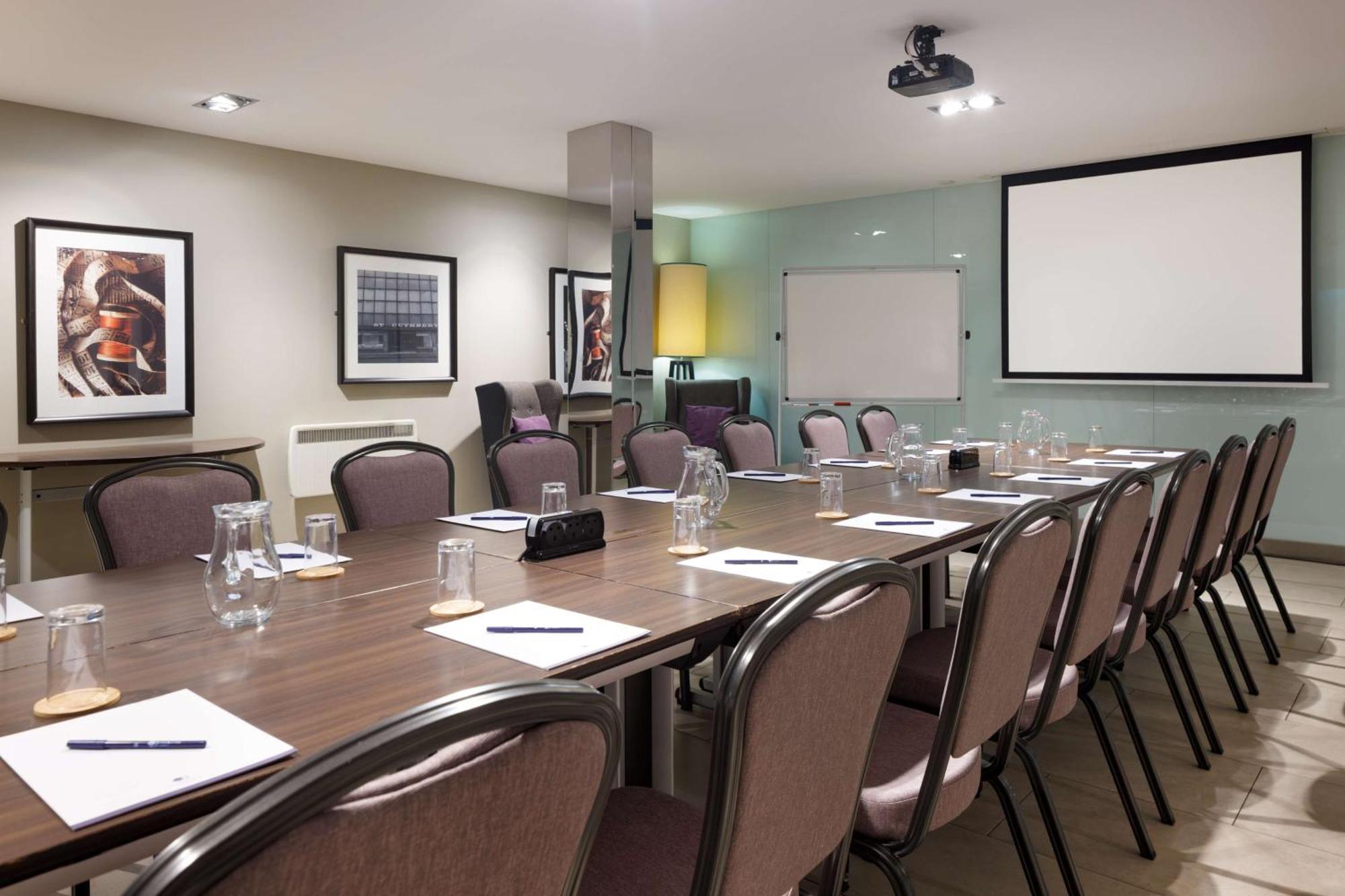 Doubletree By Hilton Edinburgh City Centre Экстерьер фото