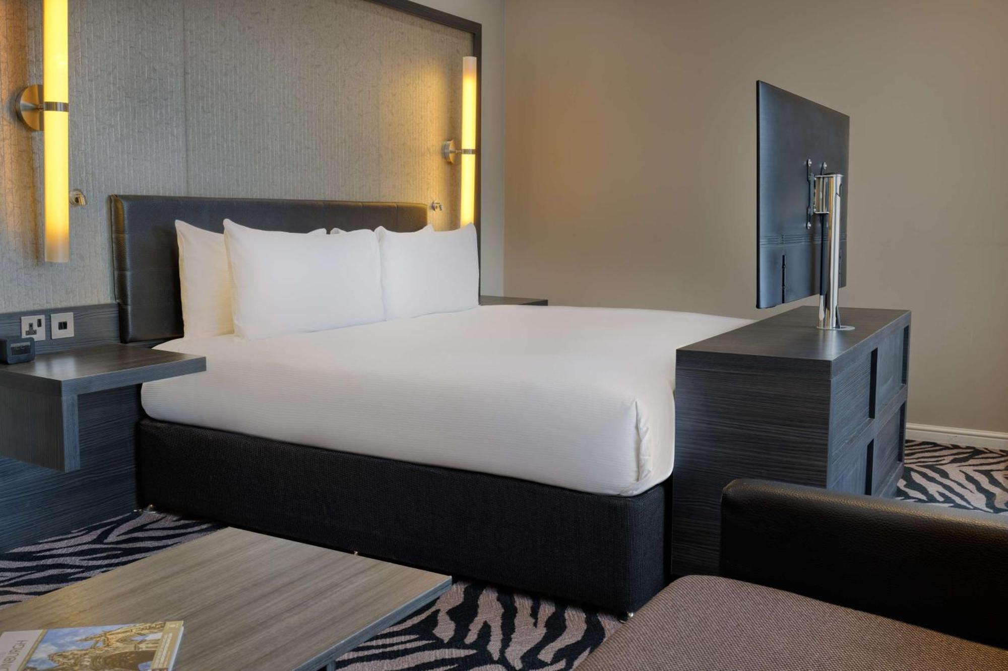 Doubletree By Hilton Edinburgh City Centre Экстерьер фото