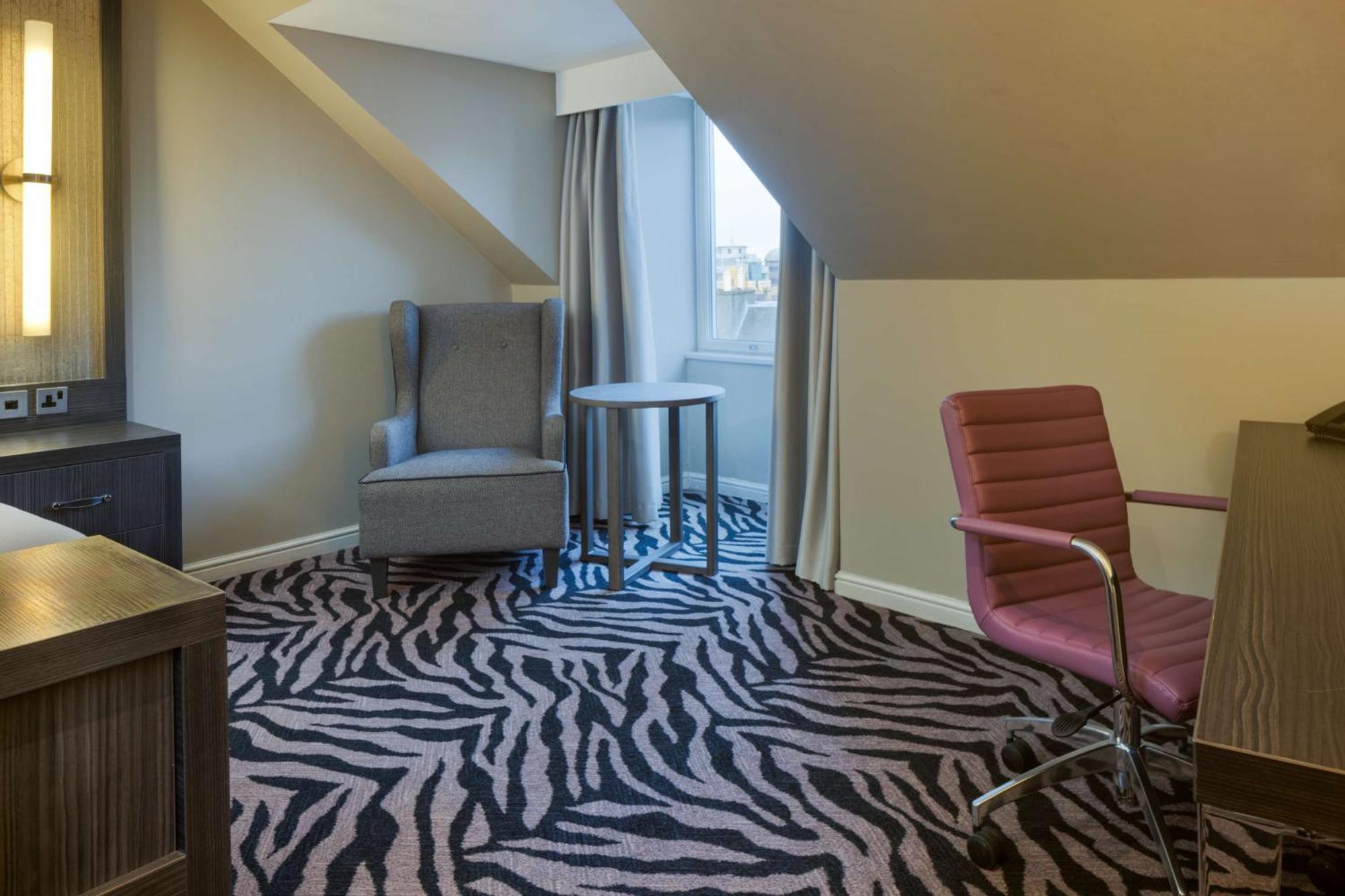 Doubletree By Hilton Edinburgh City Centre Экстерьер фото
