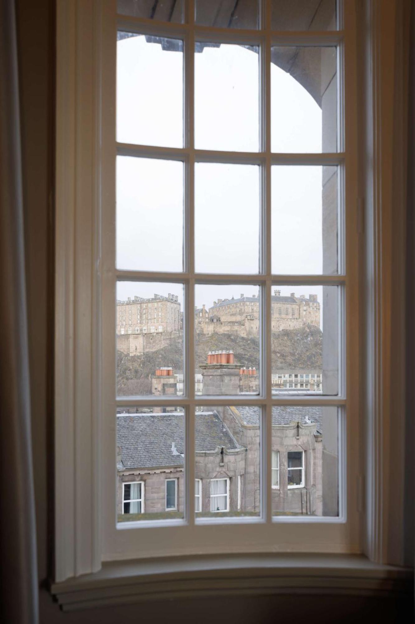 Doubletree By Hilton Edinburgh City Centre Экстерьер фото