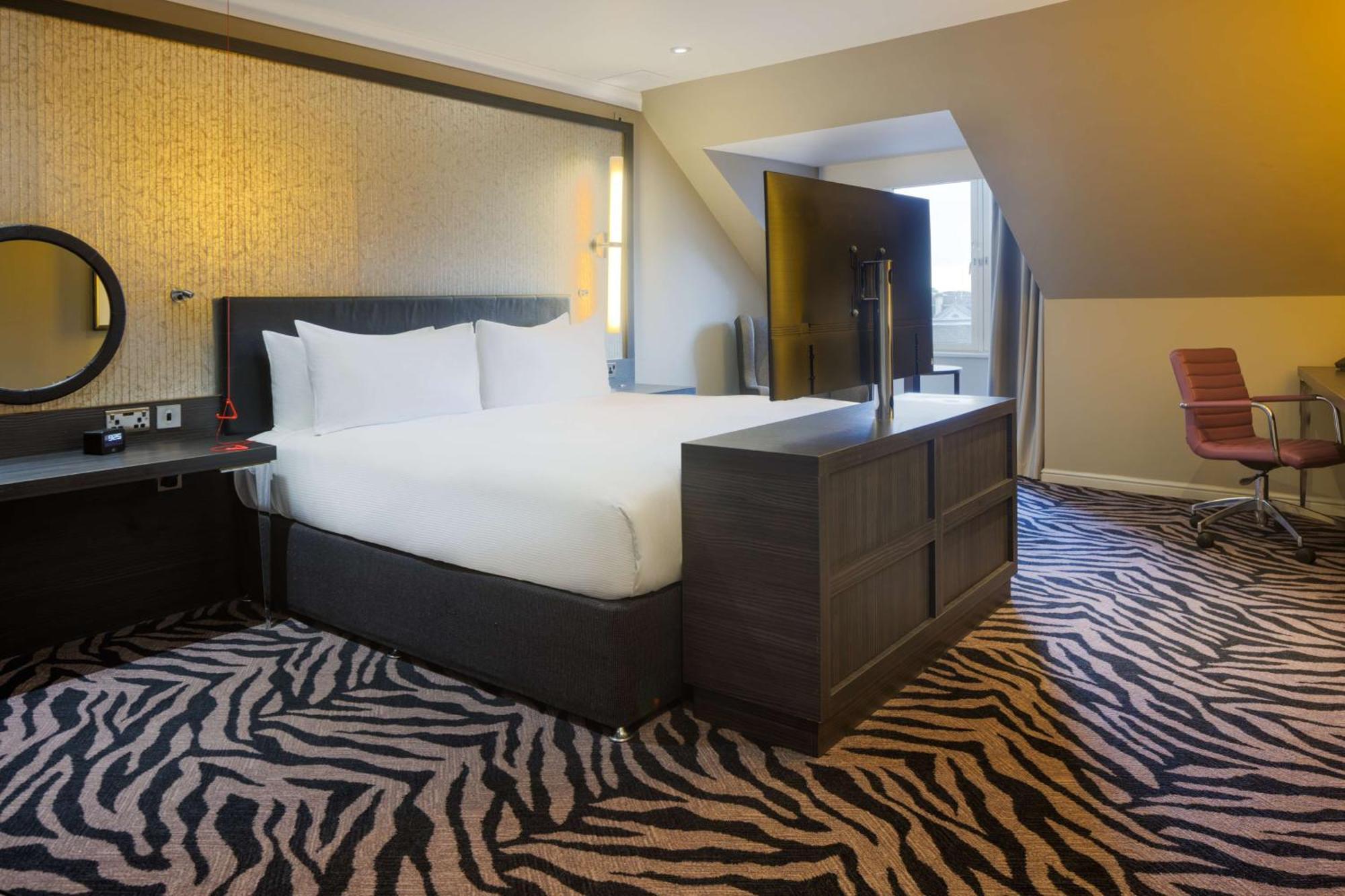 Doubletree By Hilton Edinburgh City Centre Экстерьер фото