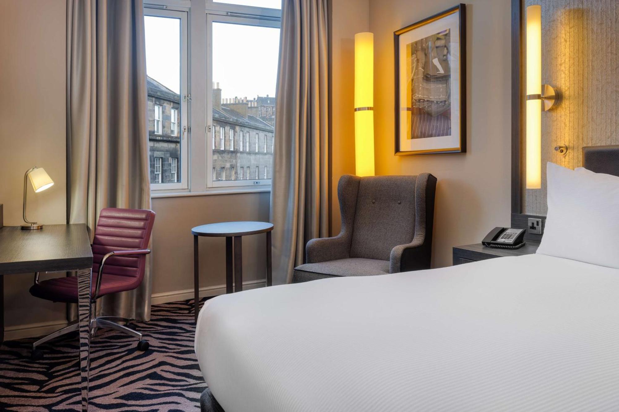 Doubletree By Hilton Edinburgh City Centre Экстерьер фото